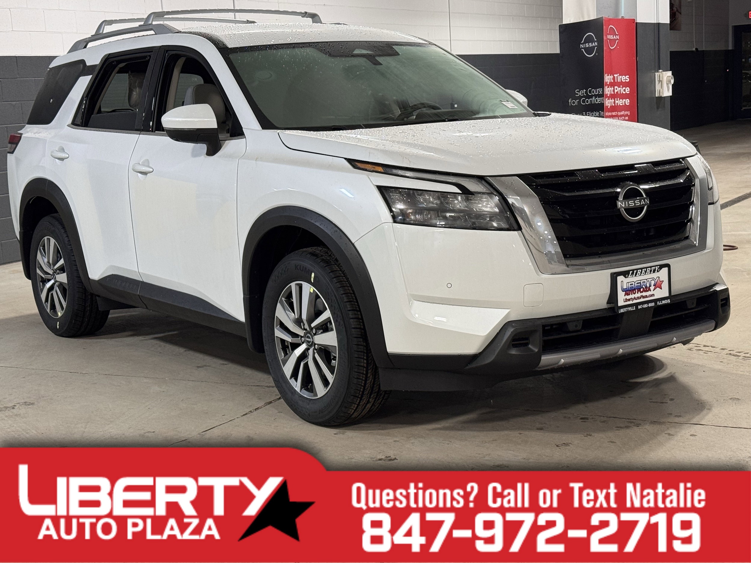 2025 Nissan Pathfinder SL's photo