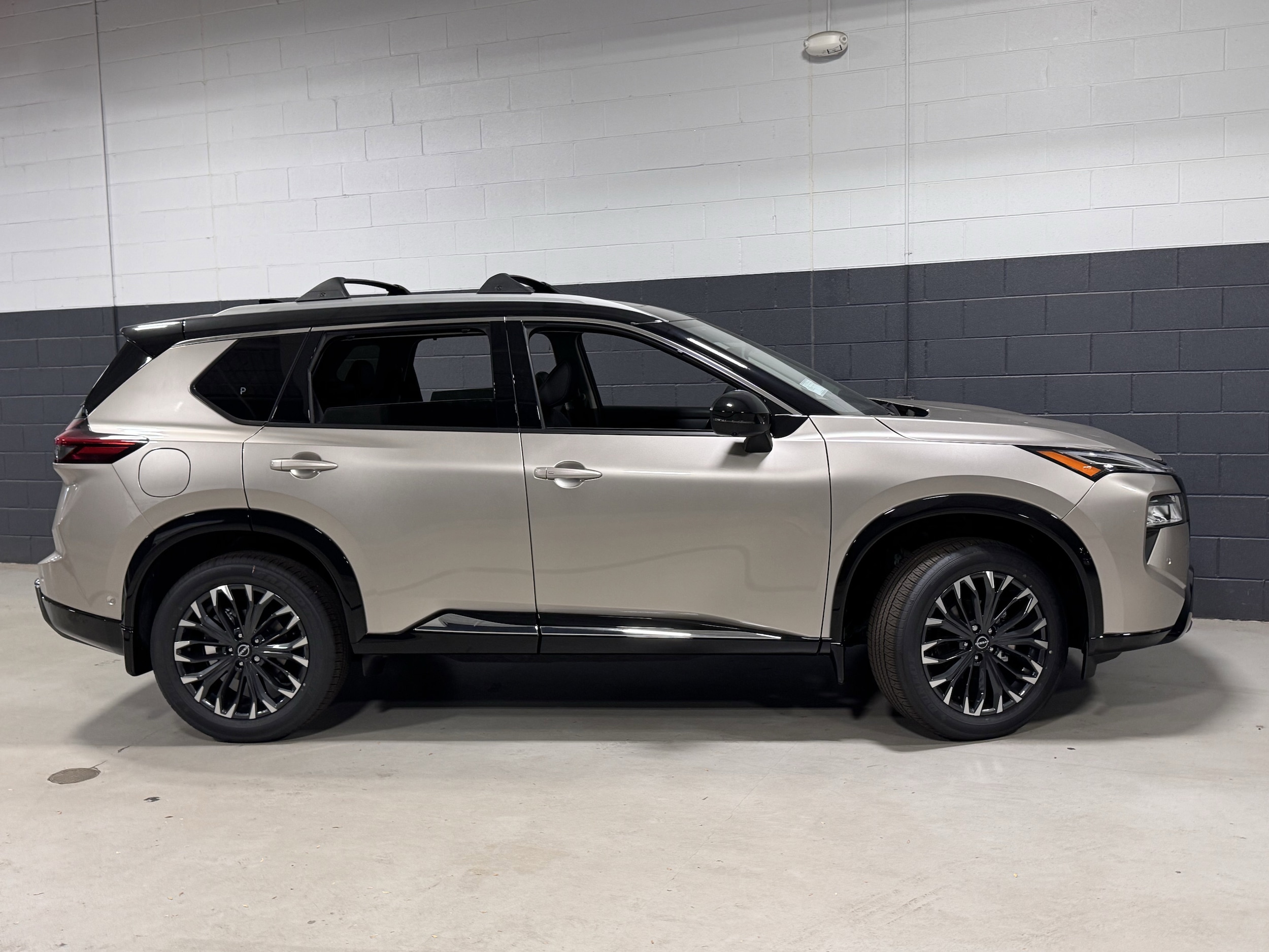 2026 Nissan Rogue Platinum - Photo 8