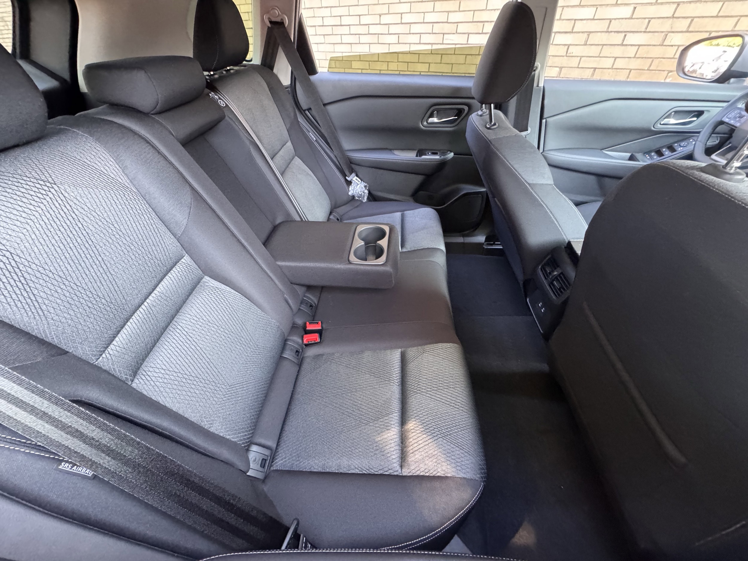 2025 Nissan Rogue SV - Photo 11