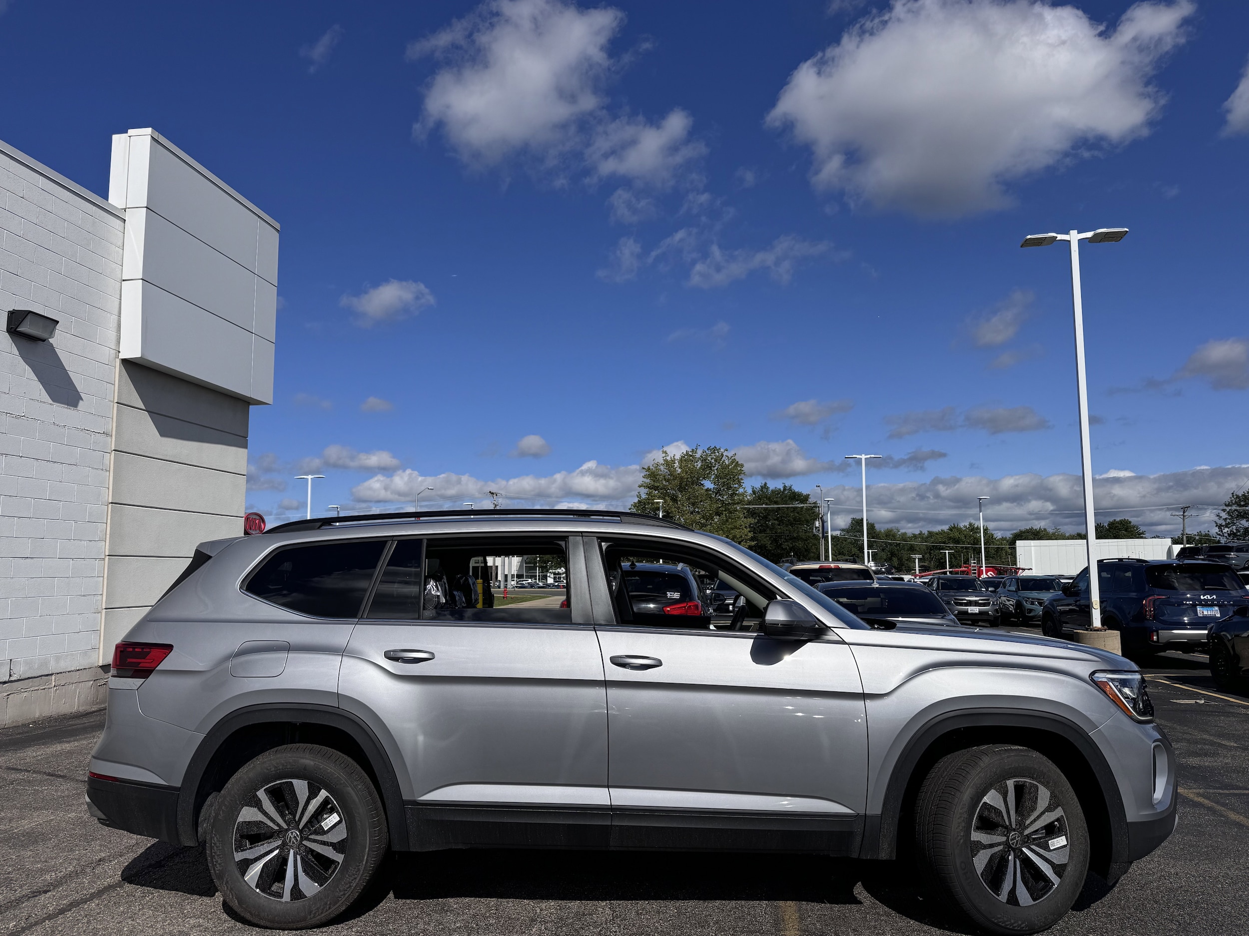 2026 Volkswagen Atlas SE - Photo 31