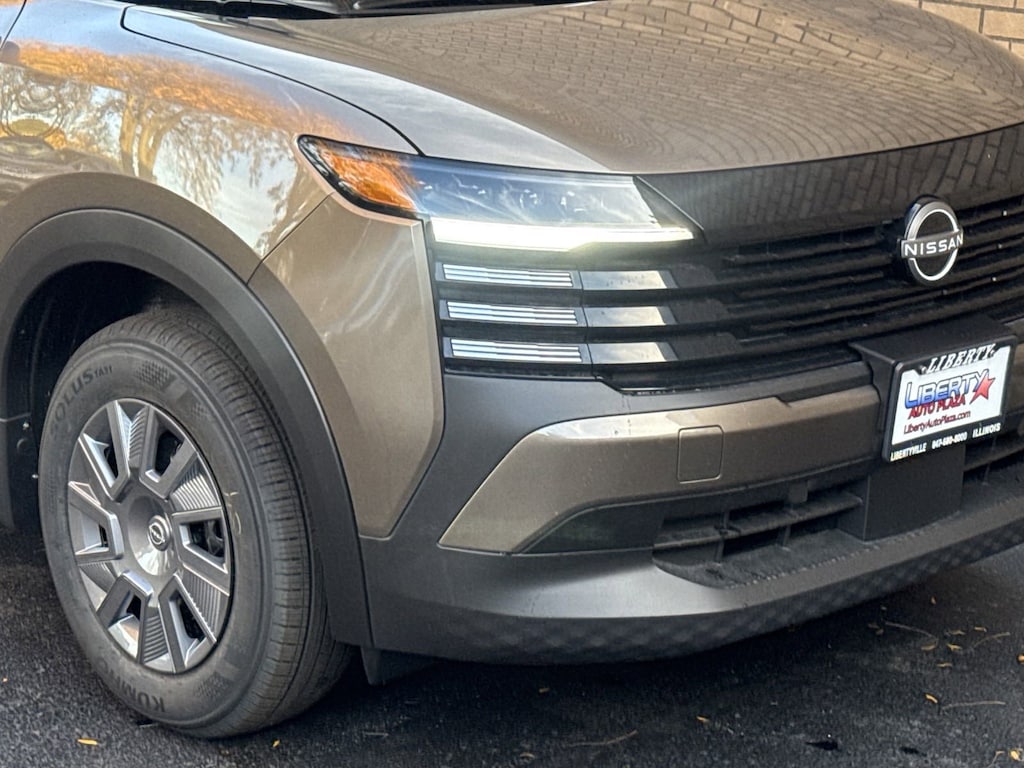 New 2025 Nissan Kicks S SUV