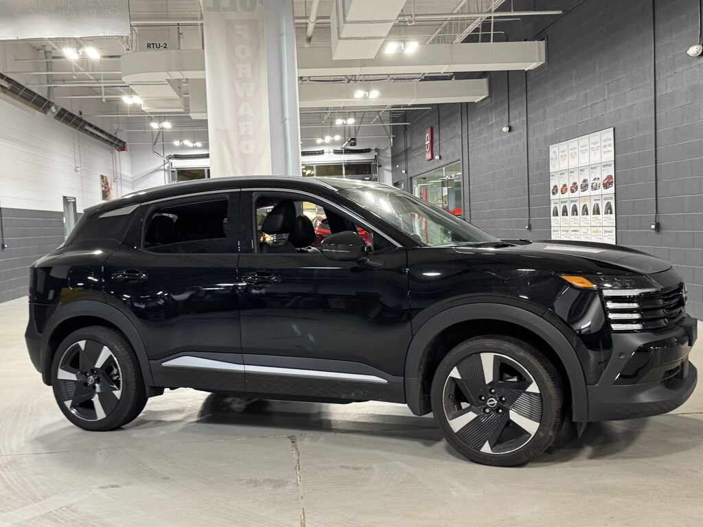 Used 2025 Nissan Kicks SR SUV