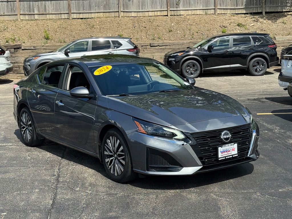 Used 2024 Nissan Altima 2.5 SV Sedan