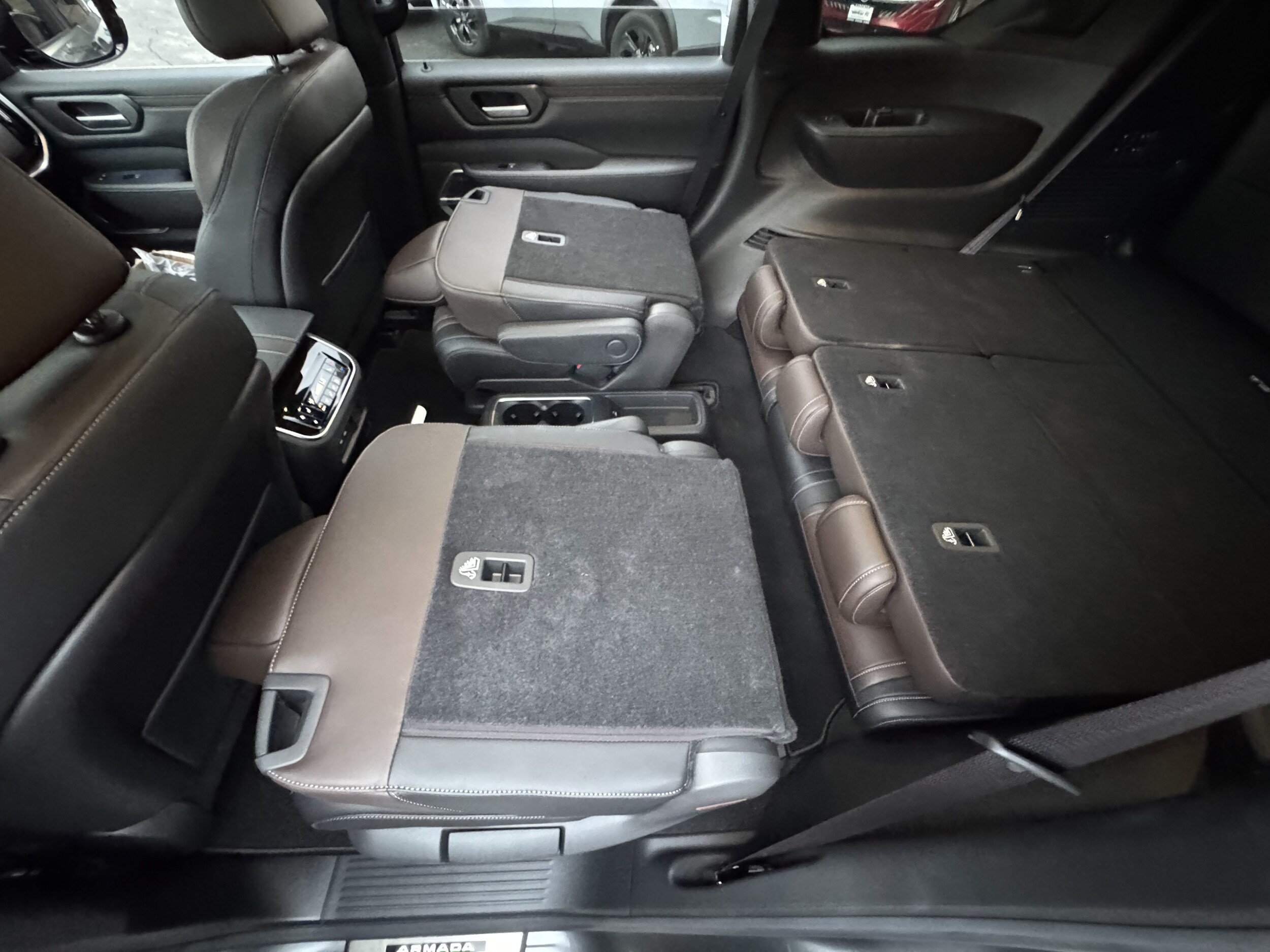 2026 Nissan Armada Platinum - Photo 15
