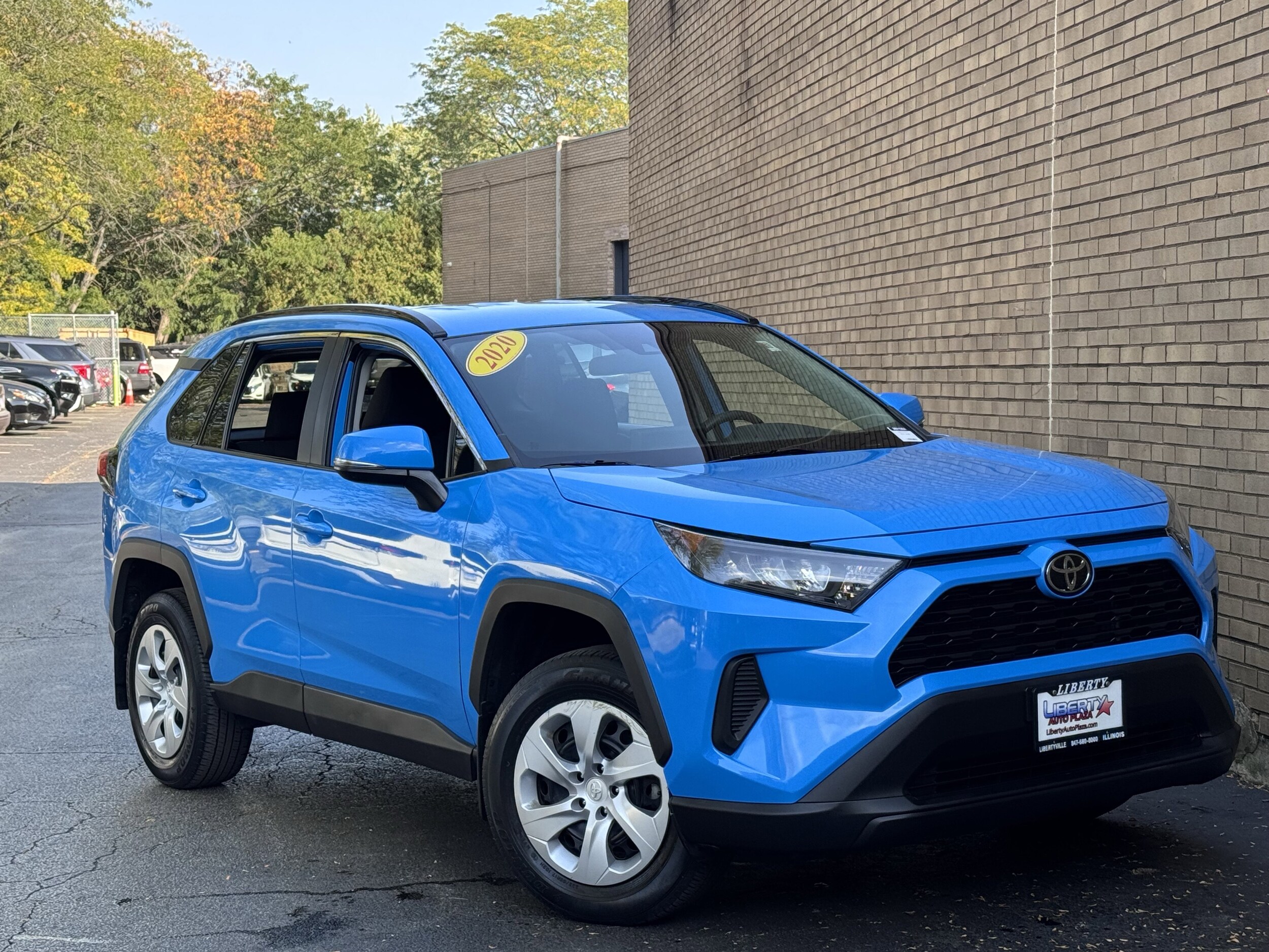 2020 Toyota RAV4 LE photo 2