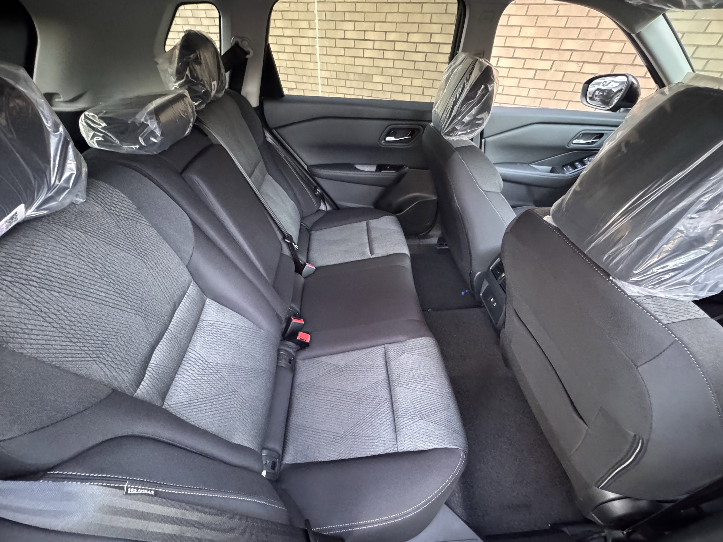 2026 Nissan Rogue SV - Photo 14