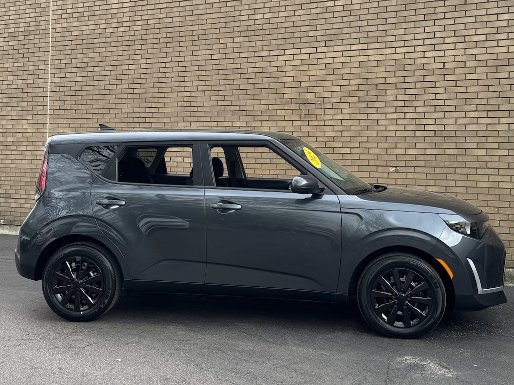 Used 2025 Kia Soul LX Hatchback