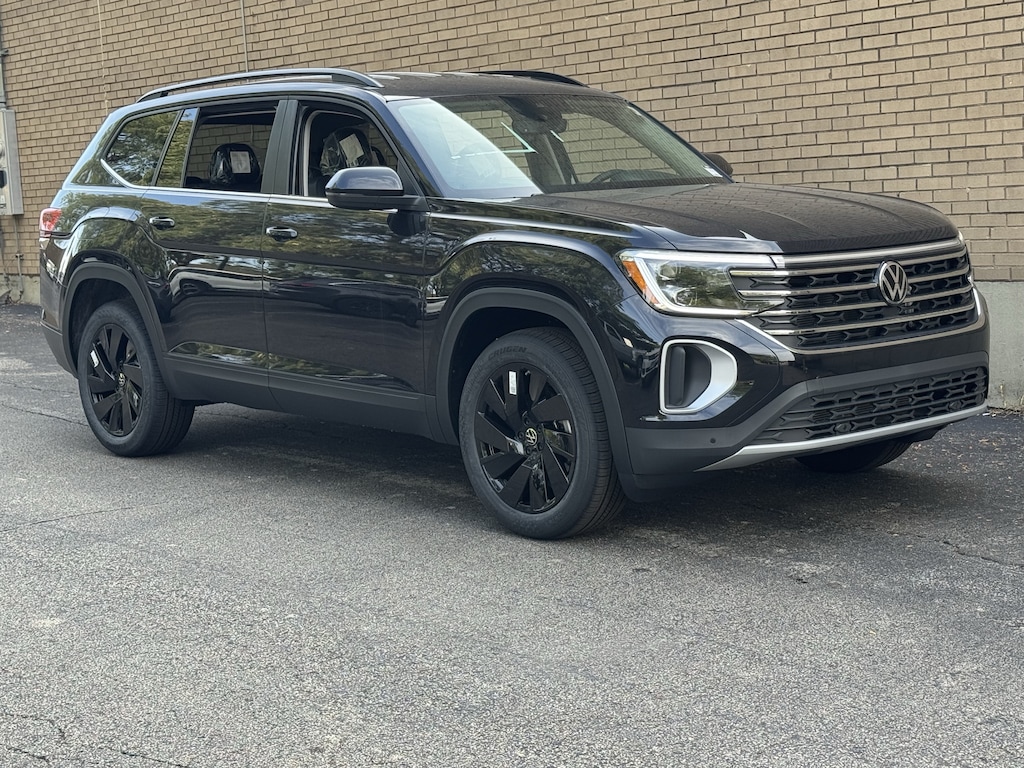 New 2026 Volkswagen Atlas SE w/Technology SUV