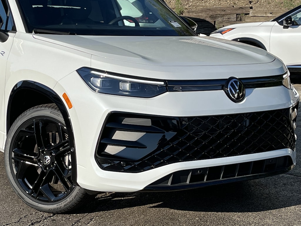 New 2026 Volkswagen Tiguan 2.0T SE R-Line Black SUV
