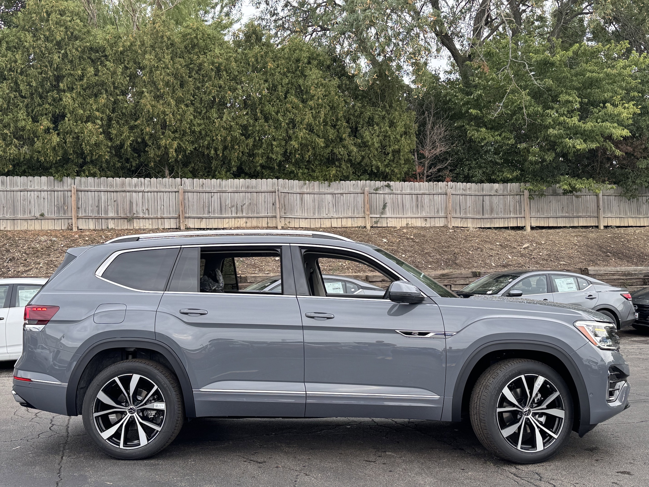 2026 Volkswagen Atlas SEL Premium R-Line - Photo 5