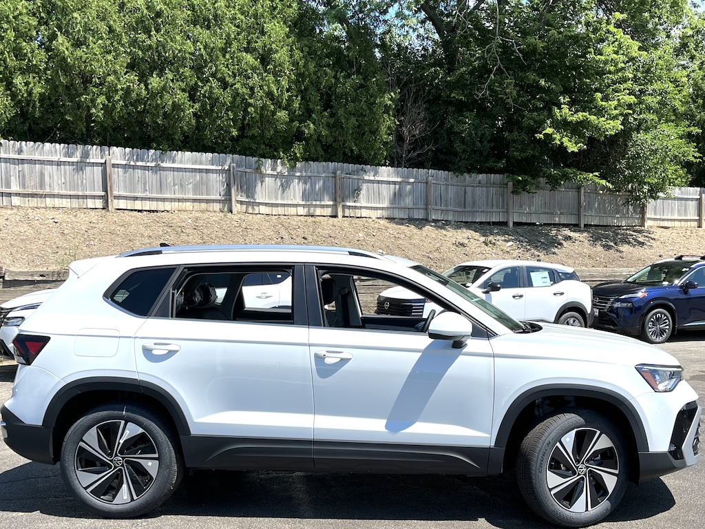 New 2026 Volkswagen Taos 1.5T SE SUV