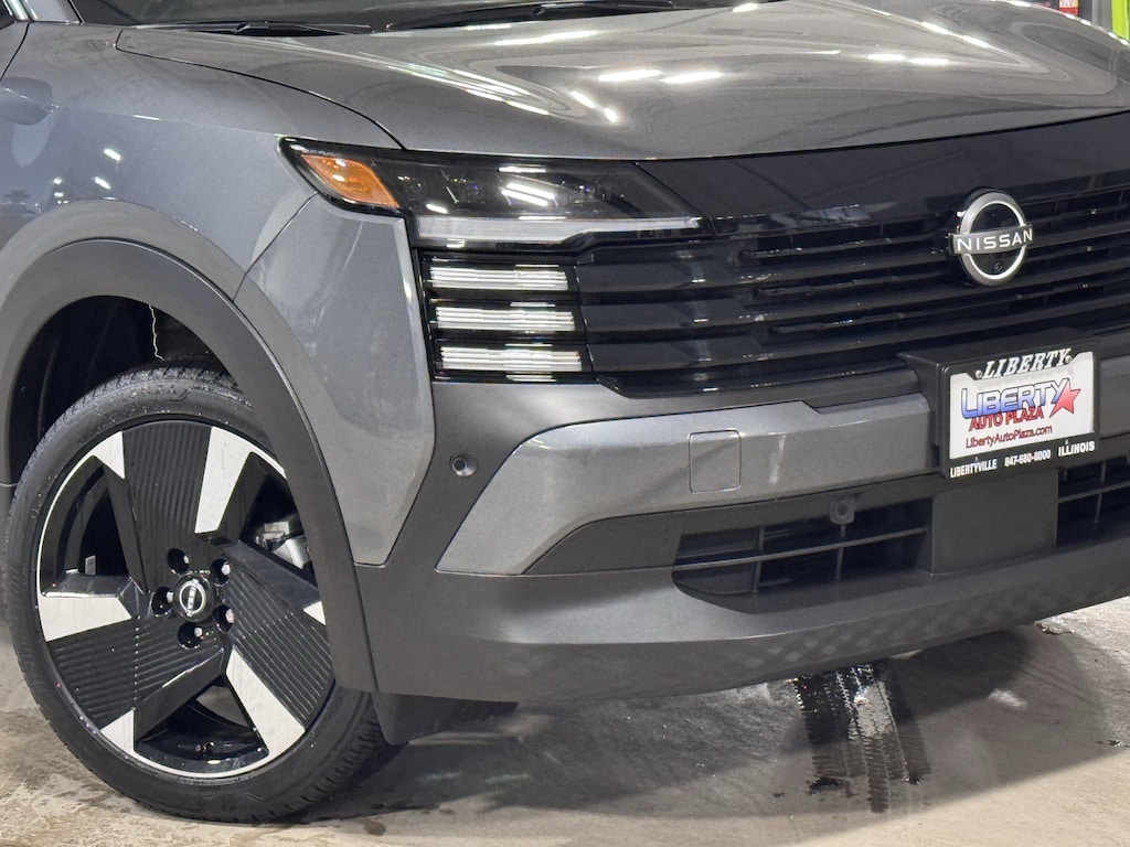 Used 2025 Nissan Kicks SR SUV