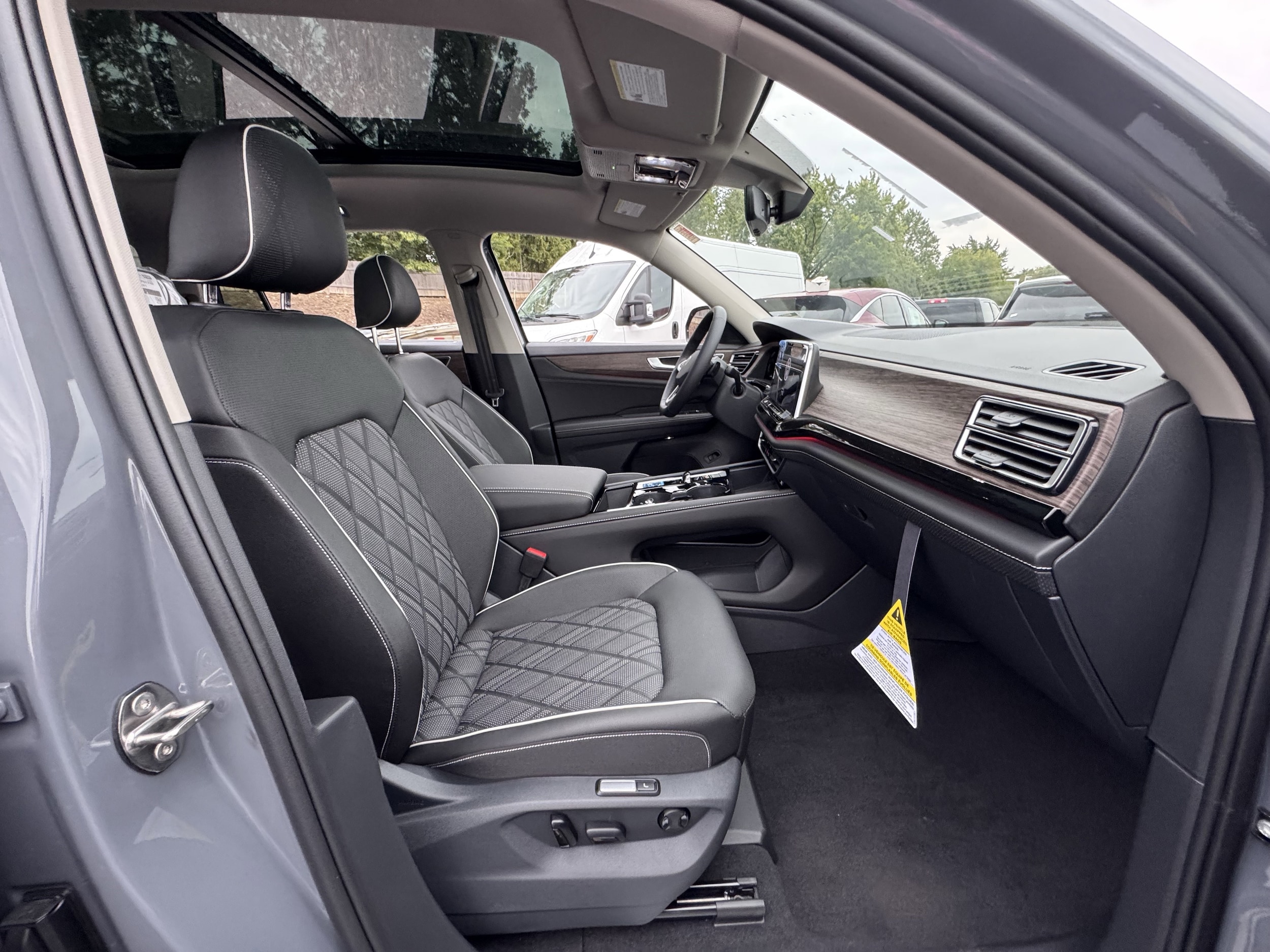 2026 Volkswagen Atlas SEL Premium R-Line - Photo 9