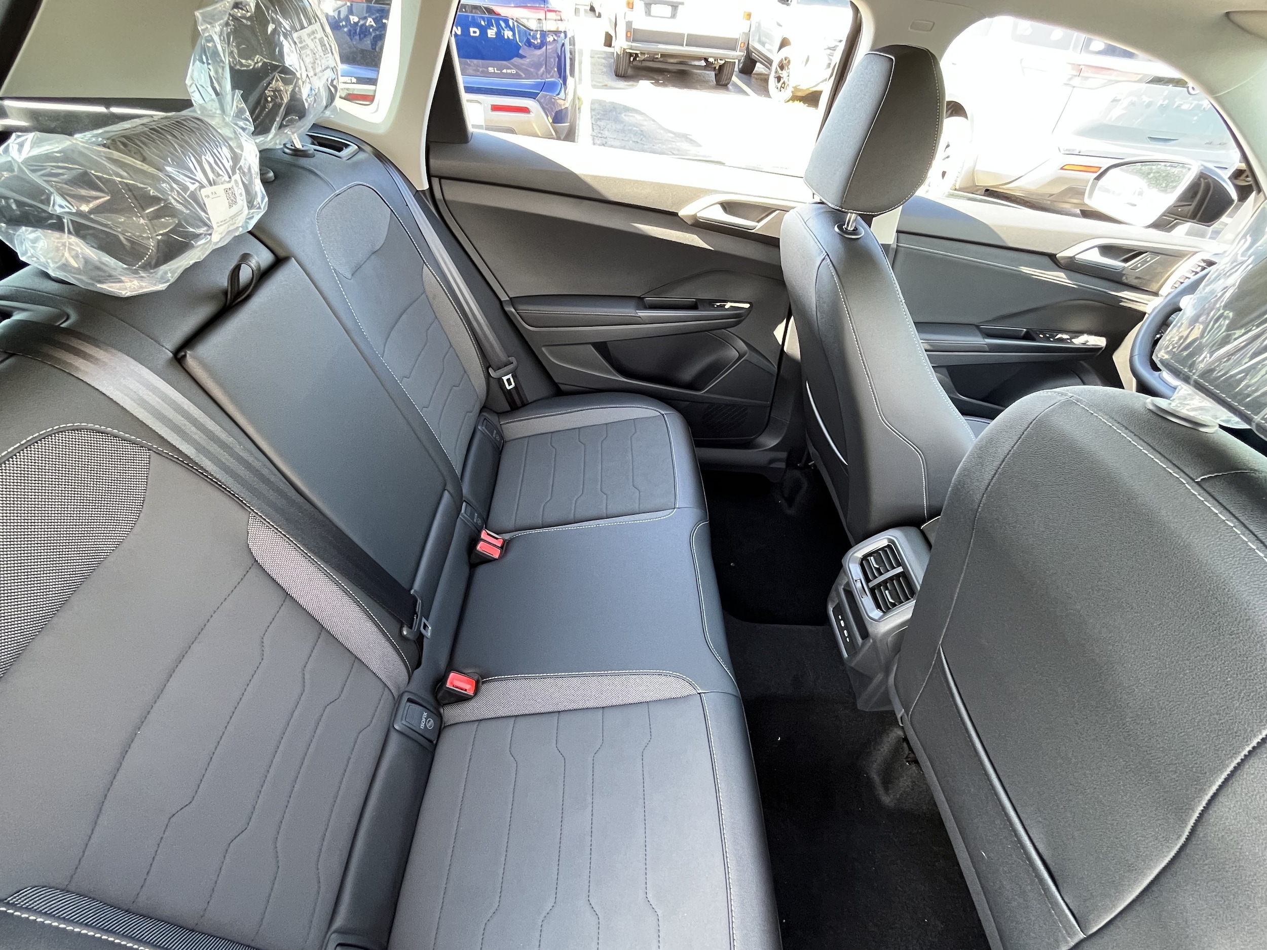 2026 Volkswagen Taos SE Black - Photo 9