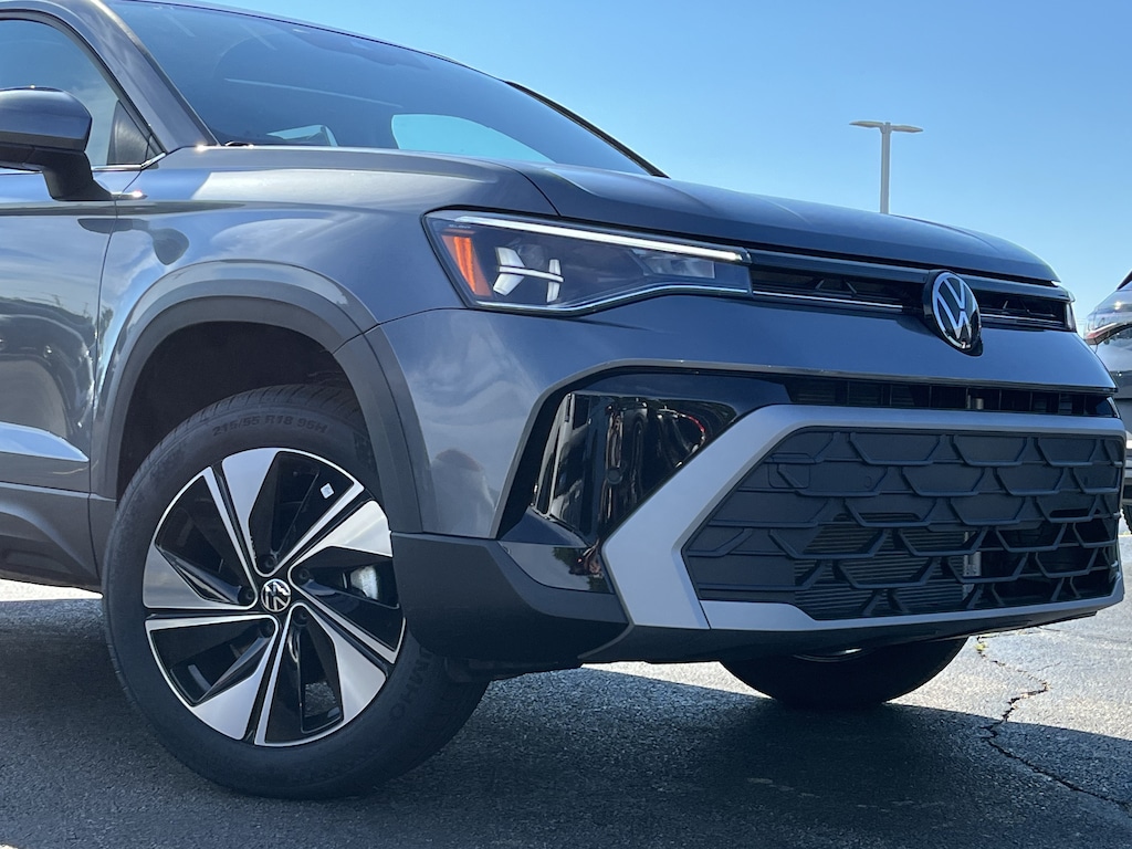 New 2026 Volkswagen Taos 1.5T SE SUV
