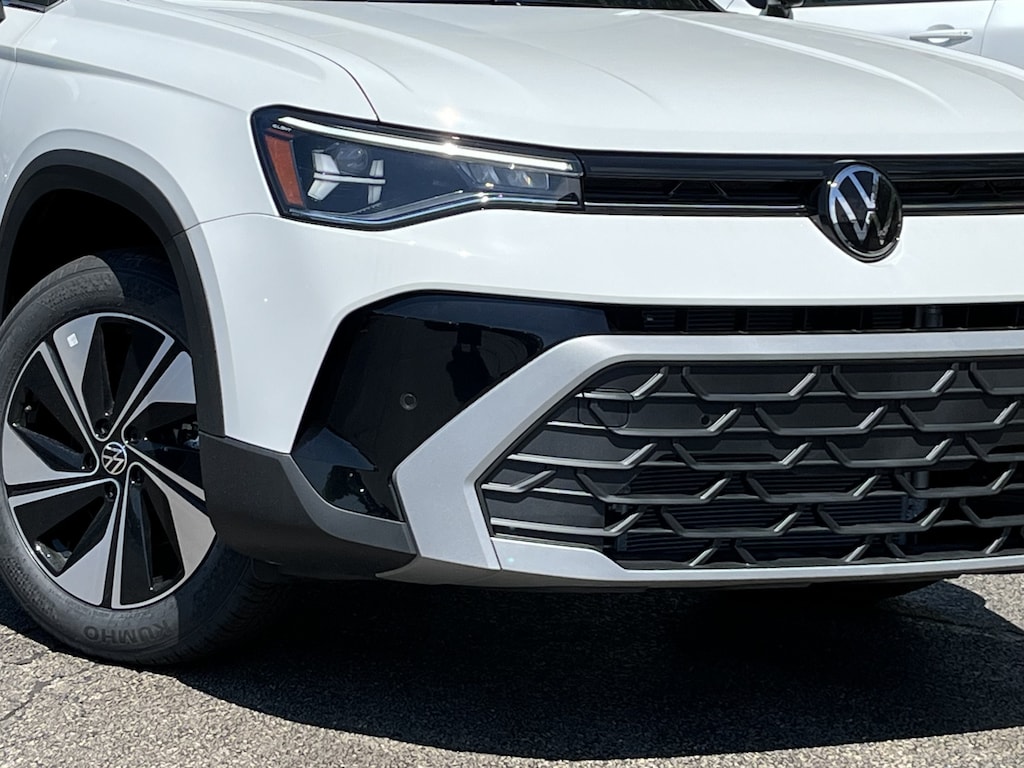 New 2026 Volkswagen Taos 1.5T SE SUV