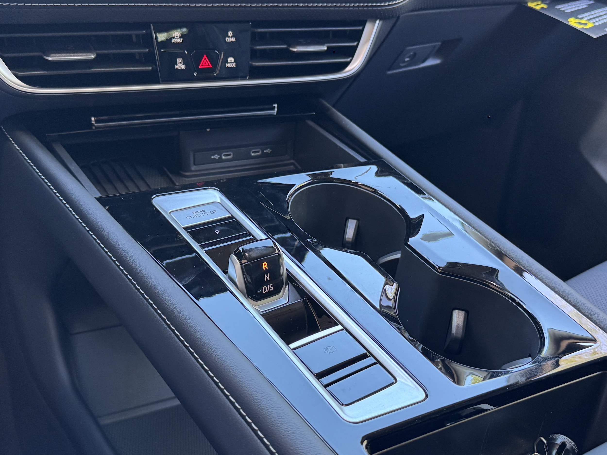 2026 Volkswagen Atlas SE w/Tech - Photo 10