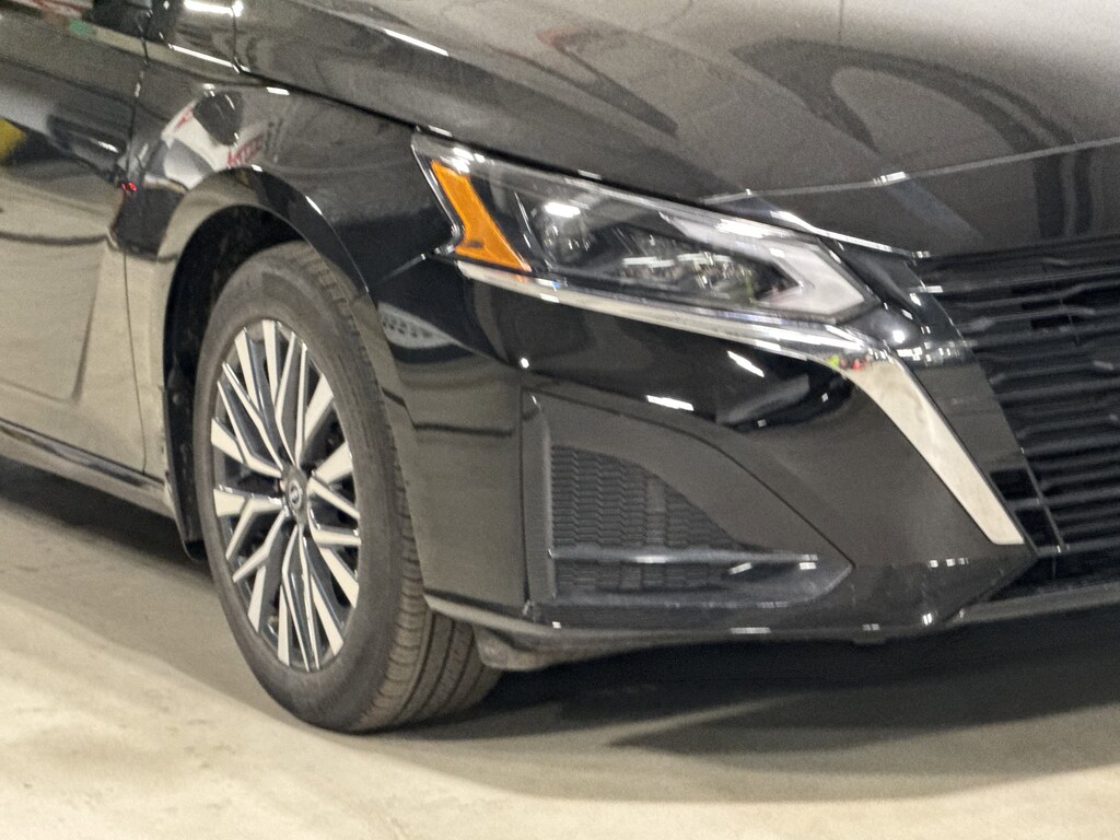 Used 2023 Nissan Altima 2.5 SV Sedan