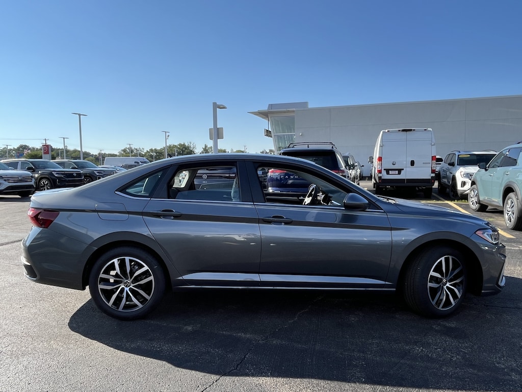 New 2026 Volkswagen Jetta 1.5T SE Sedan