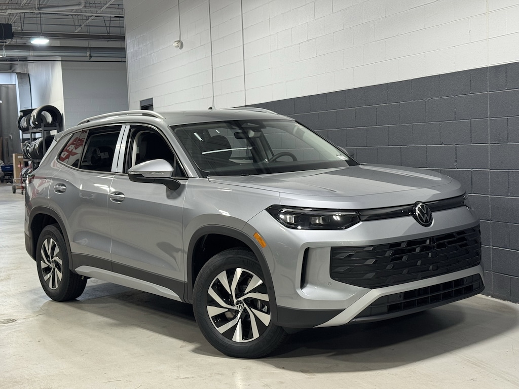 New 2025 Volkswagen Tiguan 2.0T S SUV