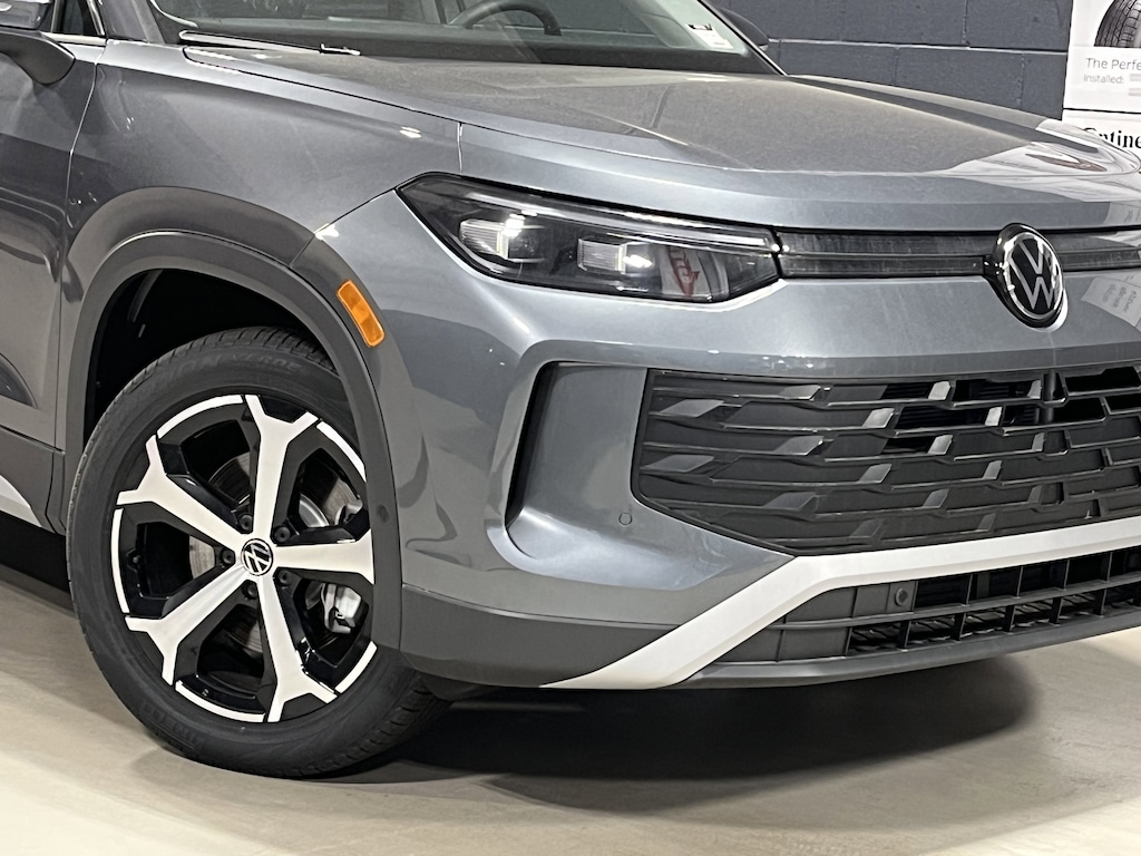 New 2026 Volkswagen Tiguan 2.0T SE SUV
