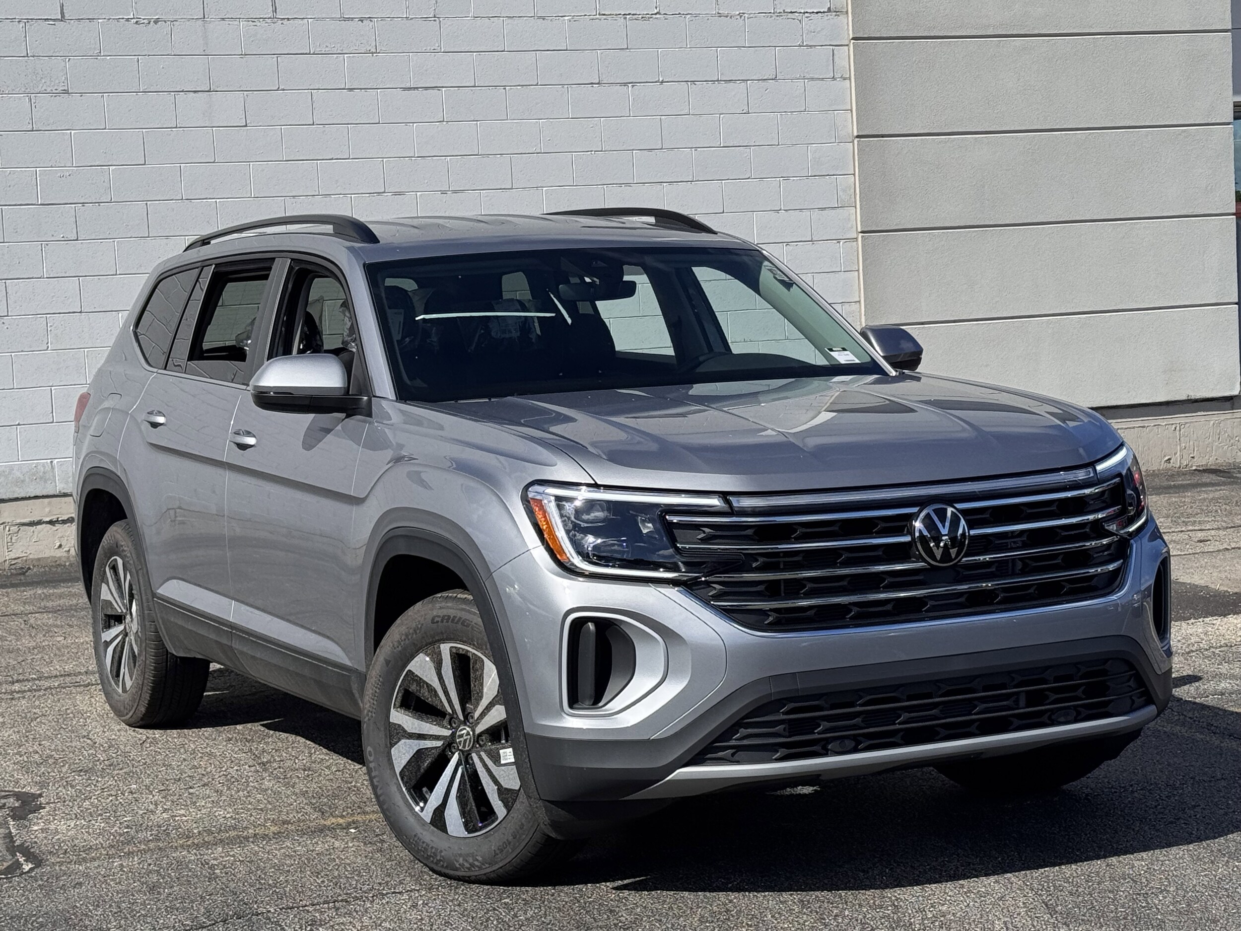 2026 Volkswagen Atlas SE Technology photo 2