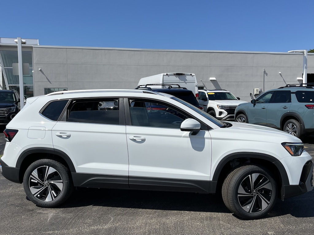 New 2026 Volkswagen Taos 1.5T SE SUV