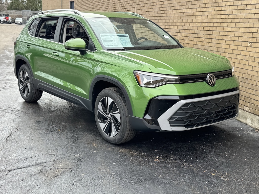 New 2026 Volkswagen Taos 1.5T SE SUV