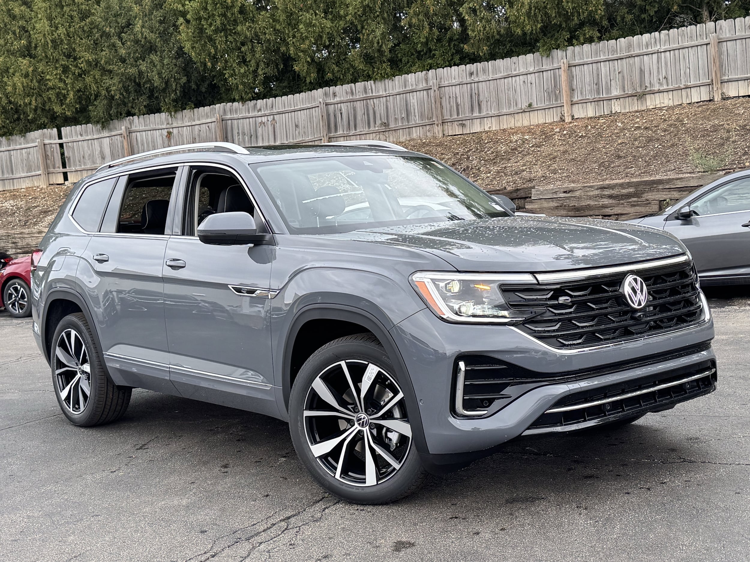 2026 Volkswagen Atlas SEL Premium R-Line - Photo 2
