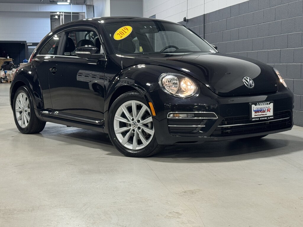 Used 2019 Volkswagen Beetle 2.0T SE Hatchback