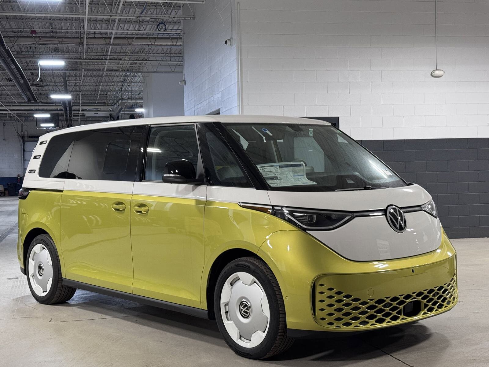2025 Volkswagen ID. Buzz photo 2