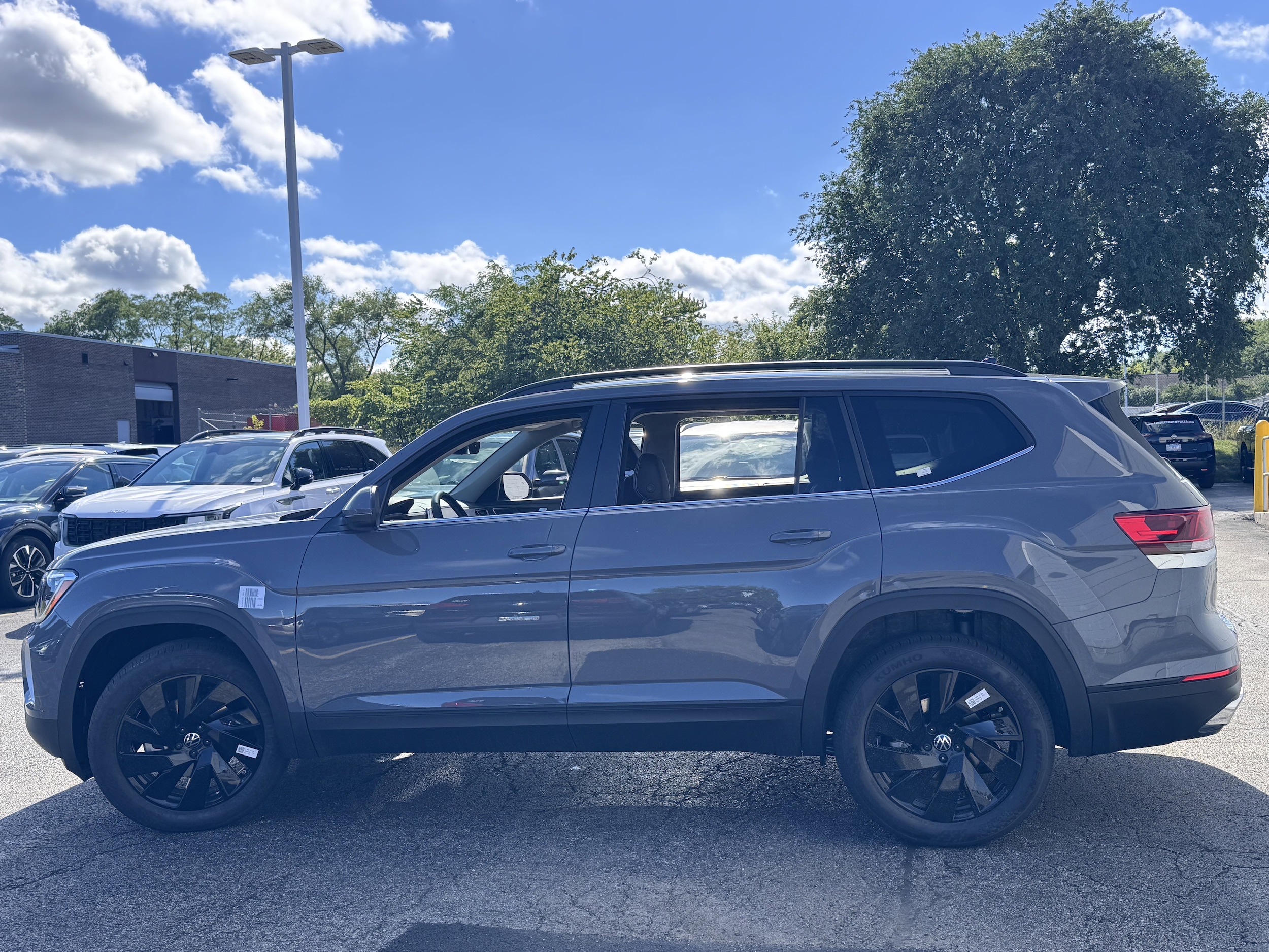 2026 Volkswagen Atlas SE w/Tech - Photo 26