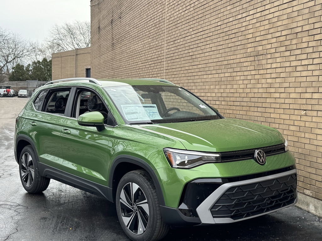 New 2026 Volkswagen Taos 1.5T SE SUV