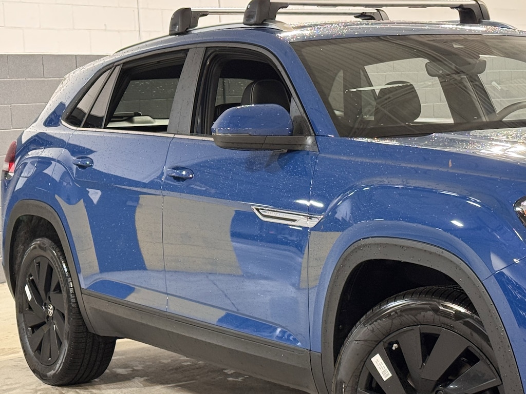 New 2026 Volkswagen Atlas Cross Sport 2.0T SE w/Technology SUV