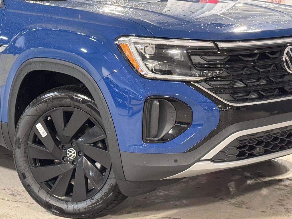 New 2026 Volkswagen Atlas Cross Sport 2.0T SE w/Technology SUV