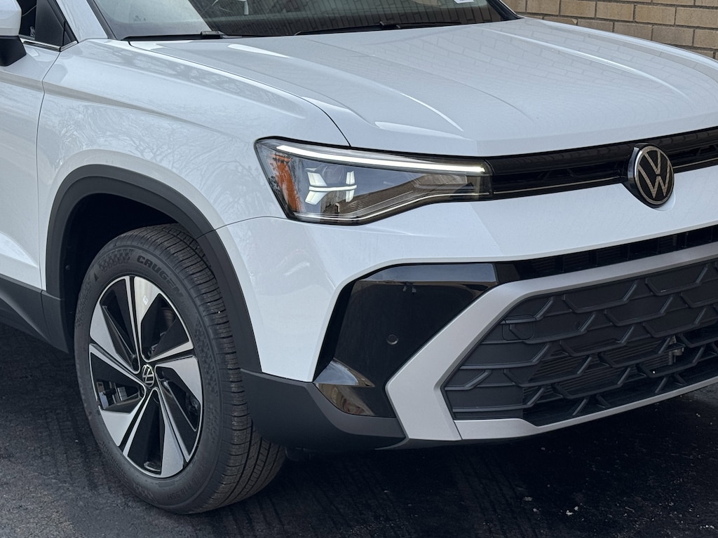 New 2026 Volkswagen Taos 1.5T SE SUV