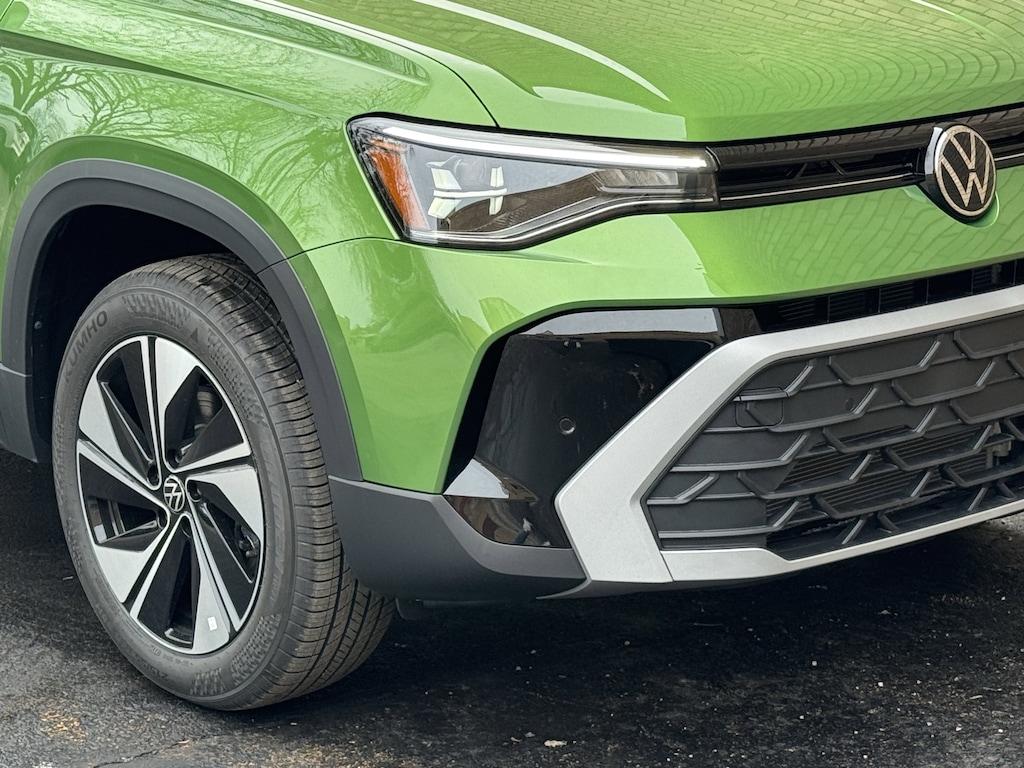 New 2026 Volkswagen Taos 1.5T SE SUV