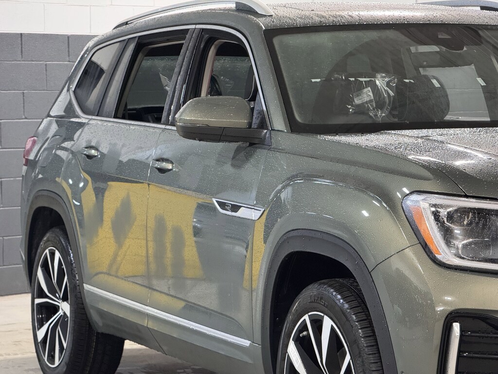 New 2026 Volkswagen Atlas 2.0T SEL Premium R-Line SUV