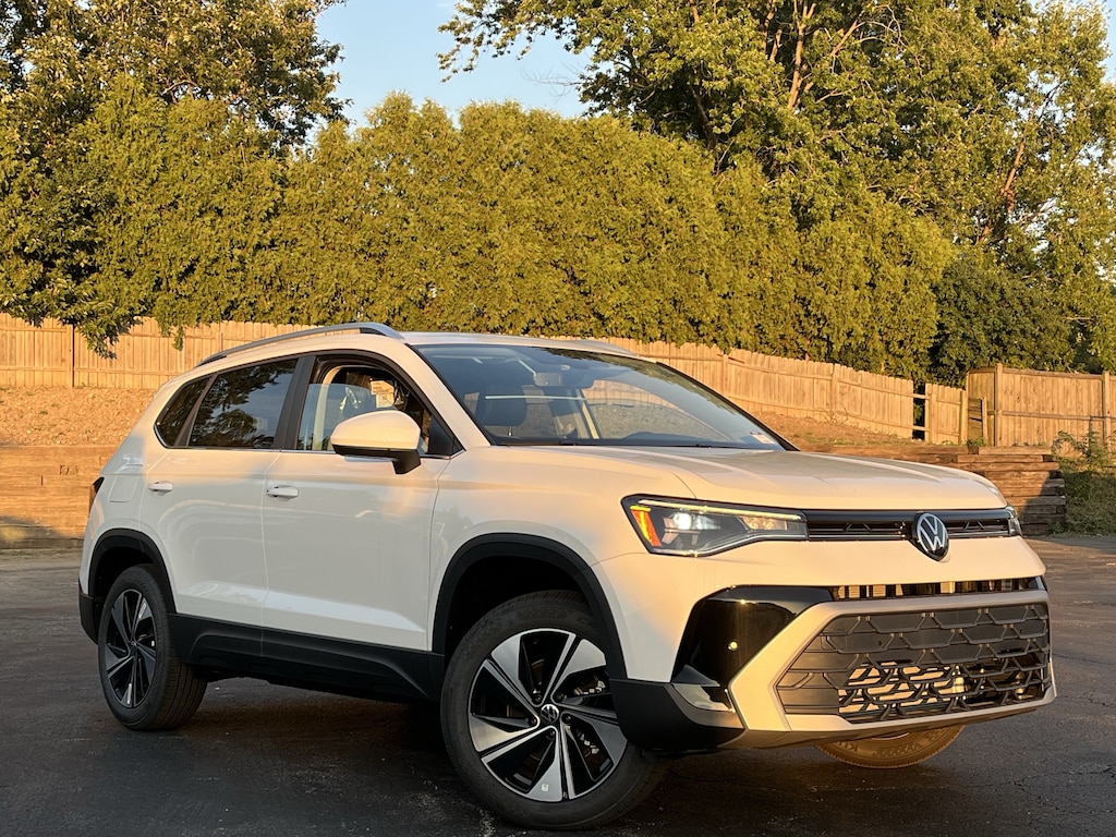 New 2026 Volkswagen Taos 1.5T SE SUV