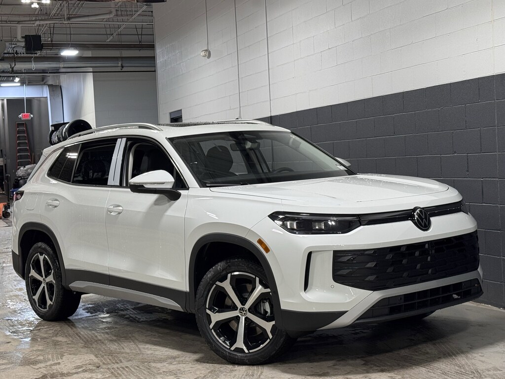 New 2026 Volkswagen Tiguan 2.0T SE 2.0T SE 4MOTION