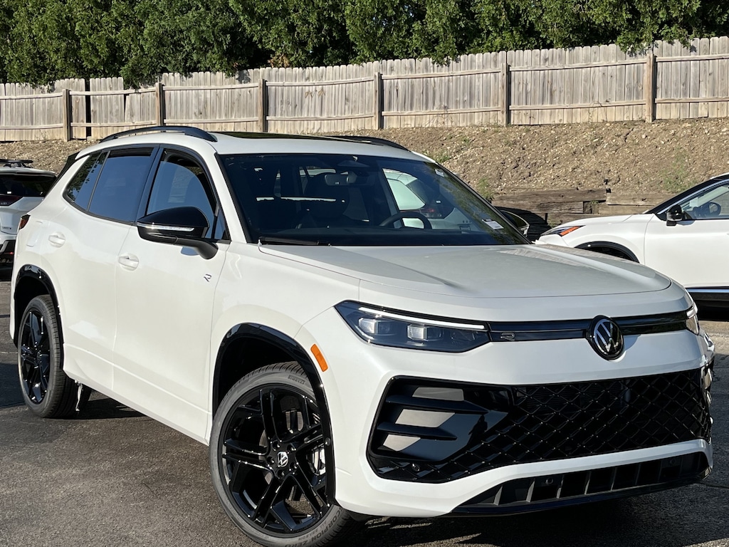New 2026 Volkswagen Tiguan 2.0T SE R-Line Black SUV
