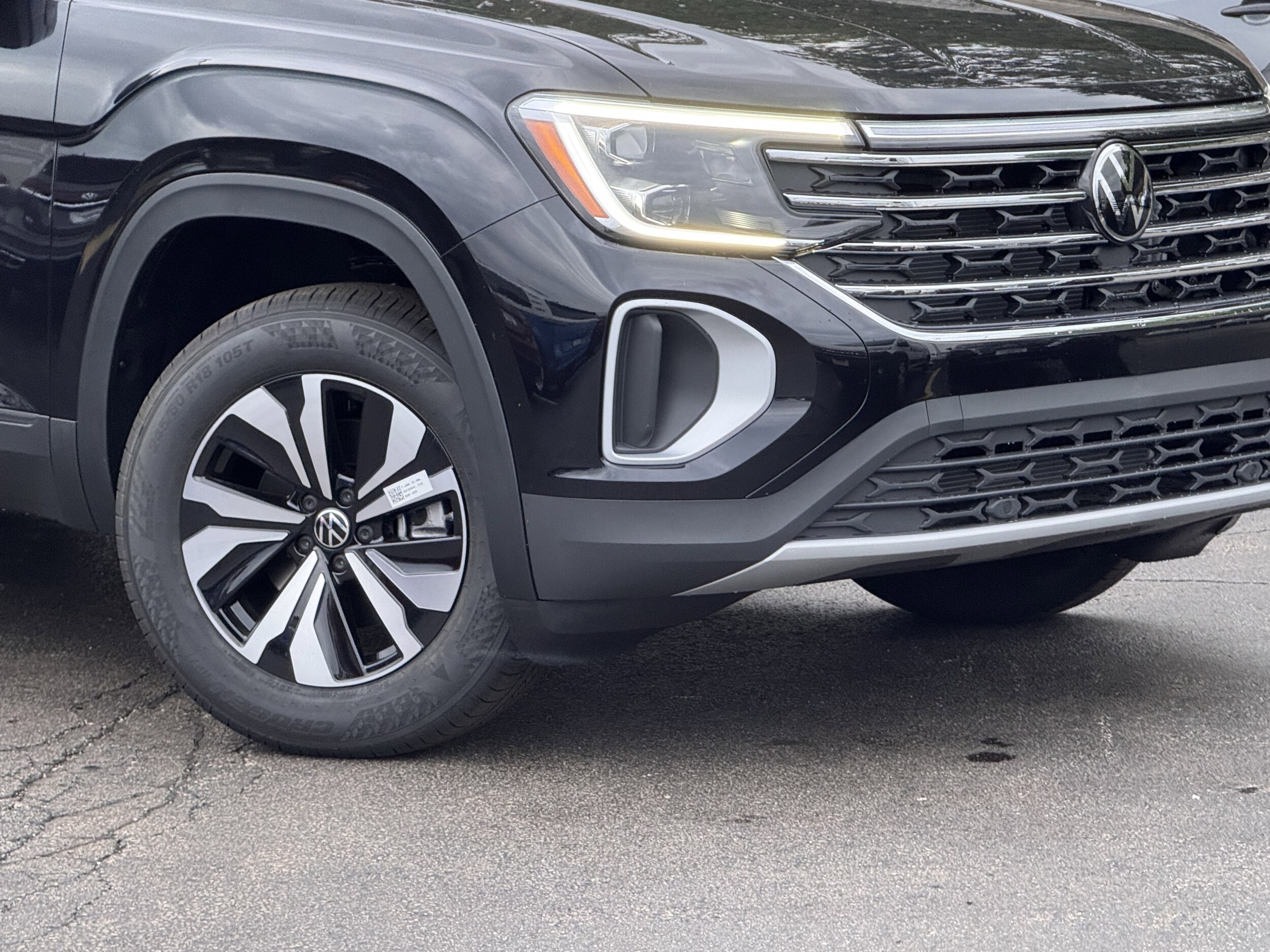 2026 Volkswagen Atlas SE Technology photo 3