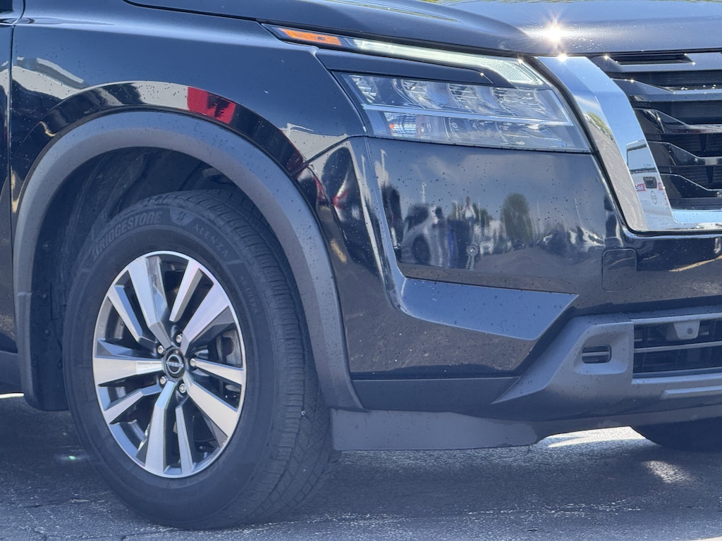 Used 2024 Nissan Pathfinder SL SUV