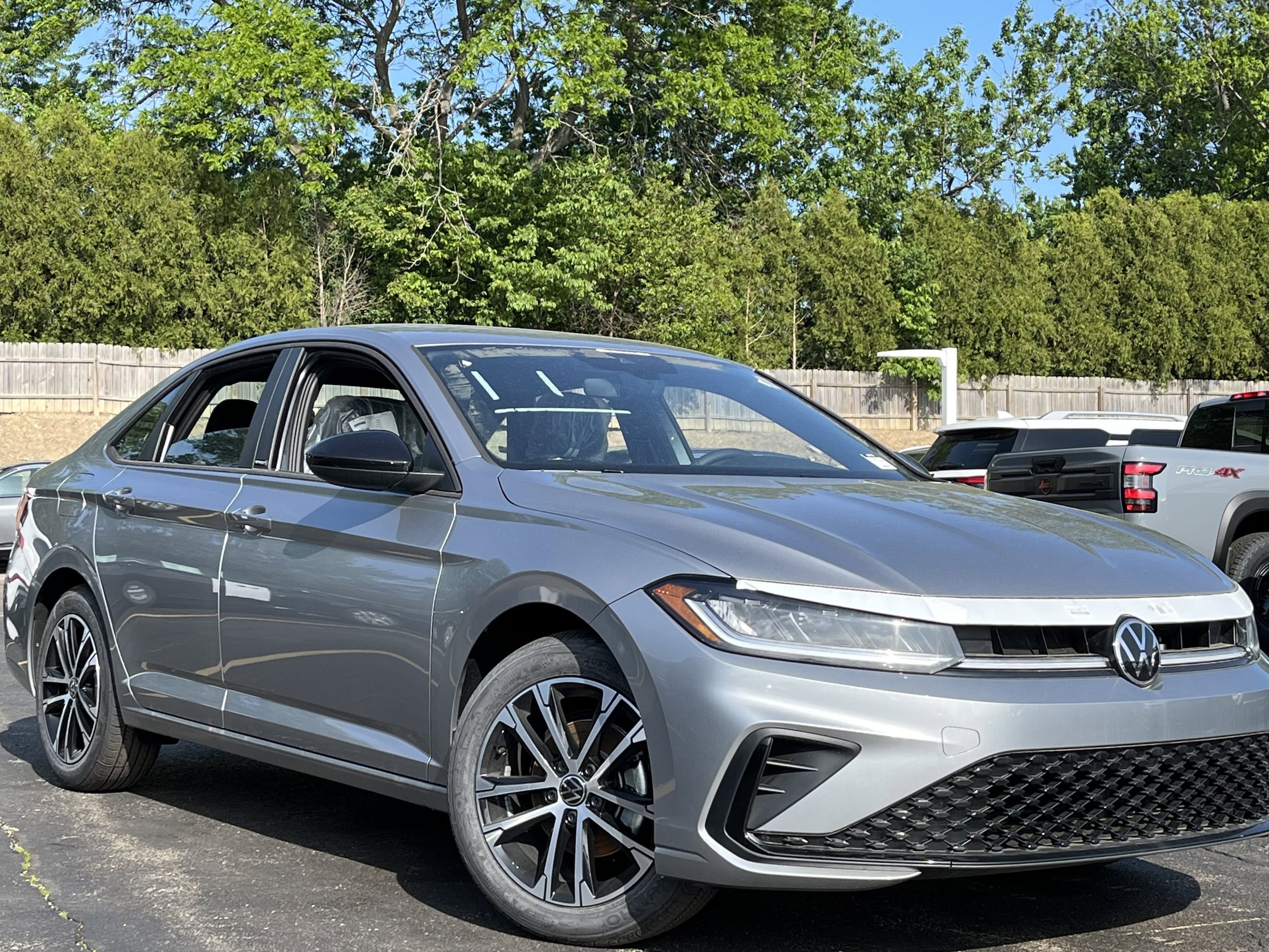 2026 Volkswagen Jetta Sport - Photo 2