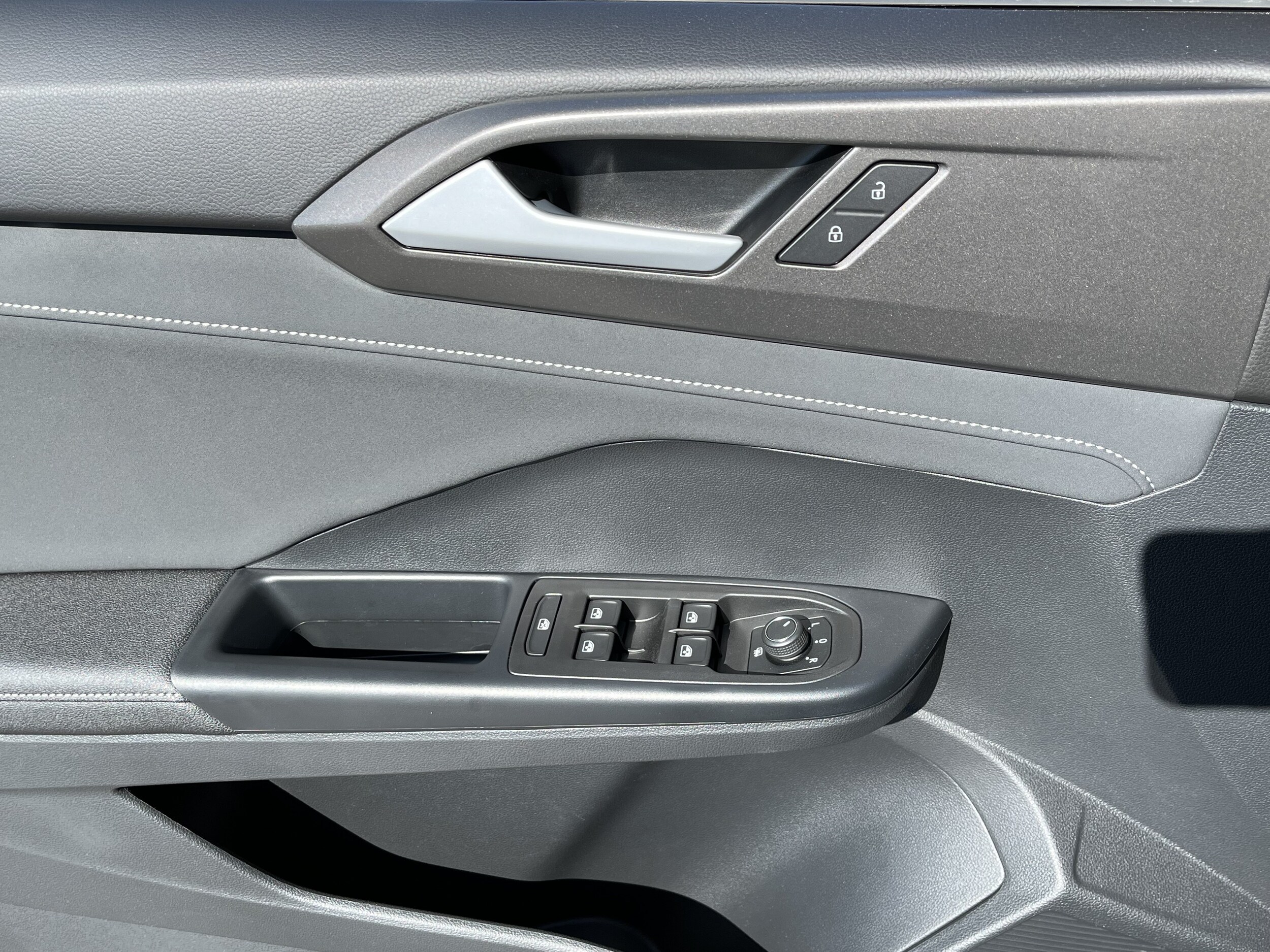 2026 Volkswagen Taos SE Black - Photo 20