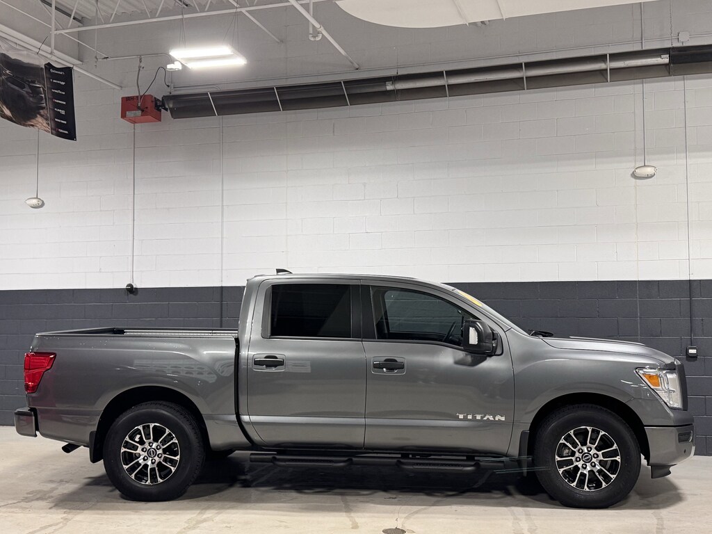Used 2024 Nissan Titan SV Truck Crew Cab