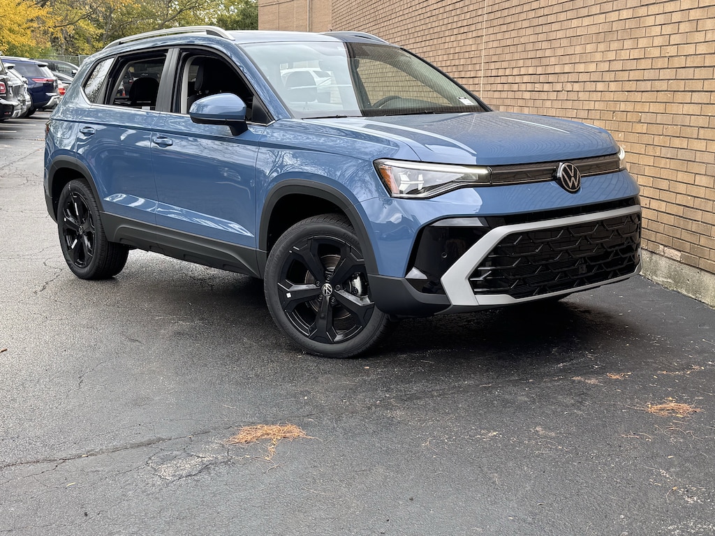 New 2025 Volkswagen Taos 1.5T SEL SUV
