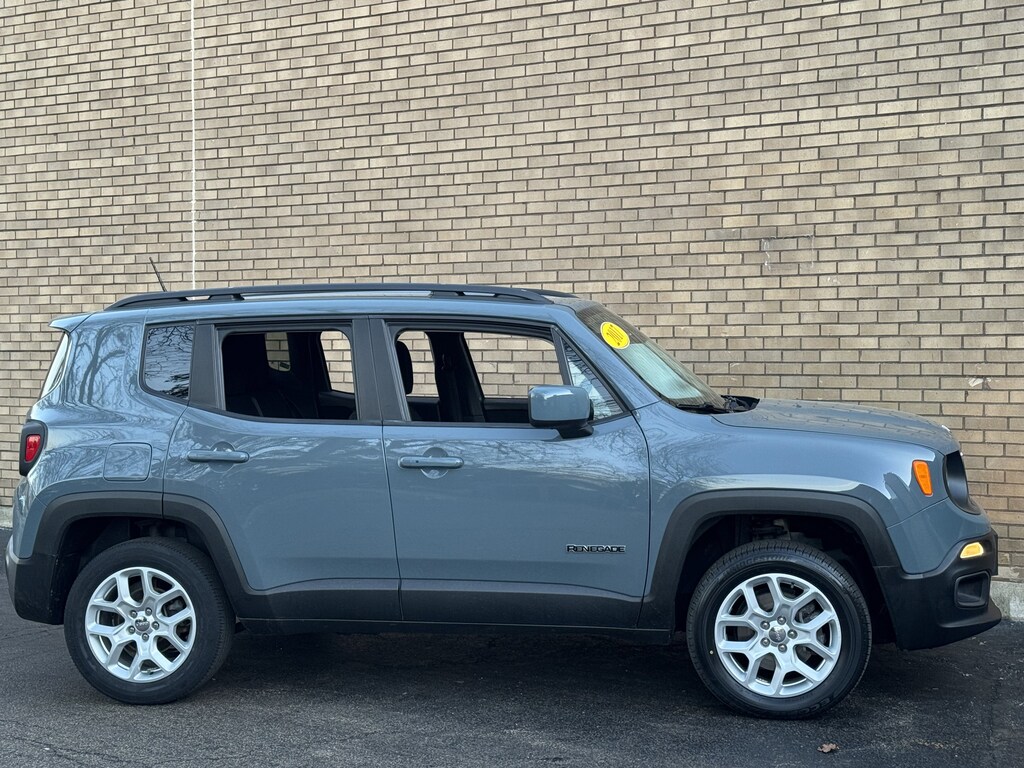 Used 2017 Jeep Renegade Latitude 4x4 SUV