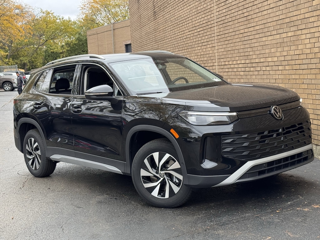 New 2025 Volkswagen Tiguan 2.0T S SUV