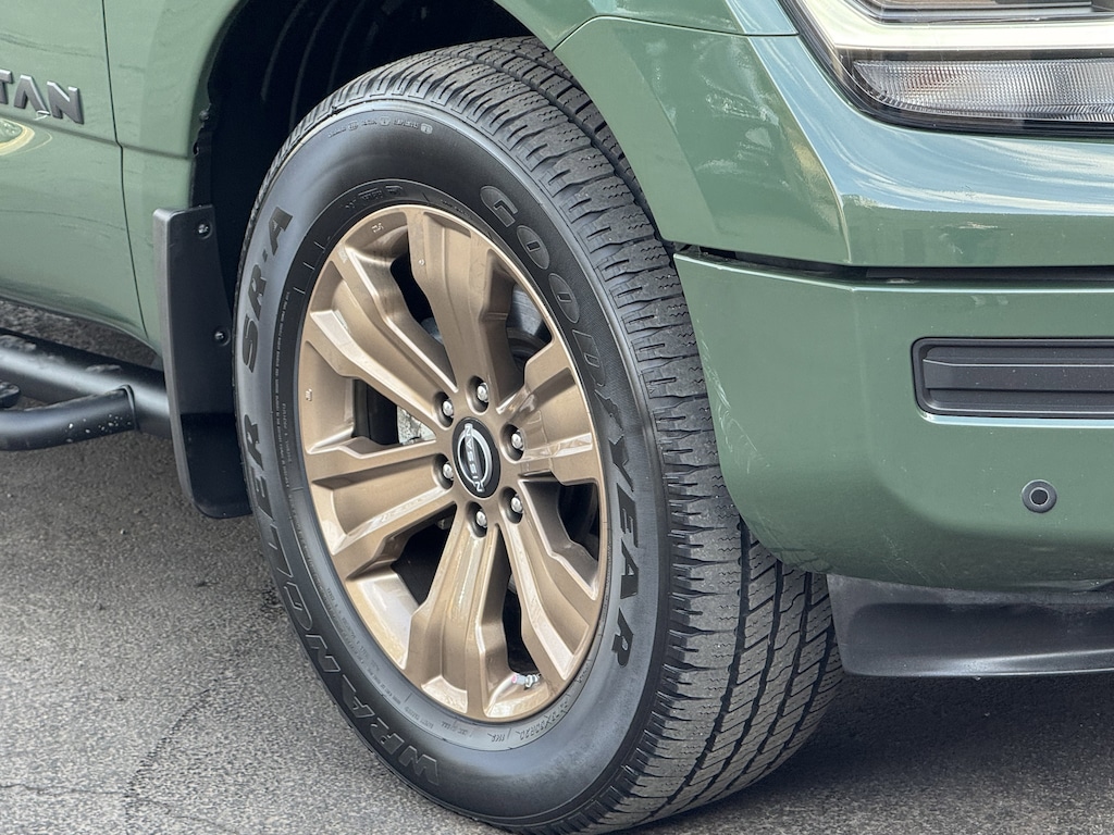 Used 2024 Nissan Titan SV Truck Crew Cab